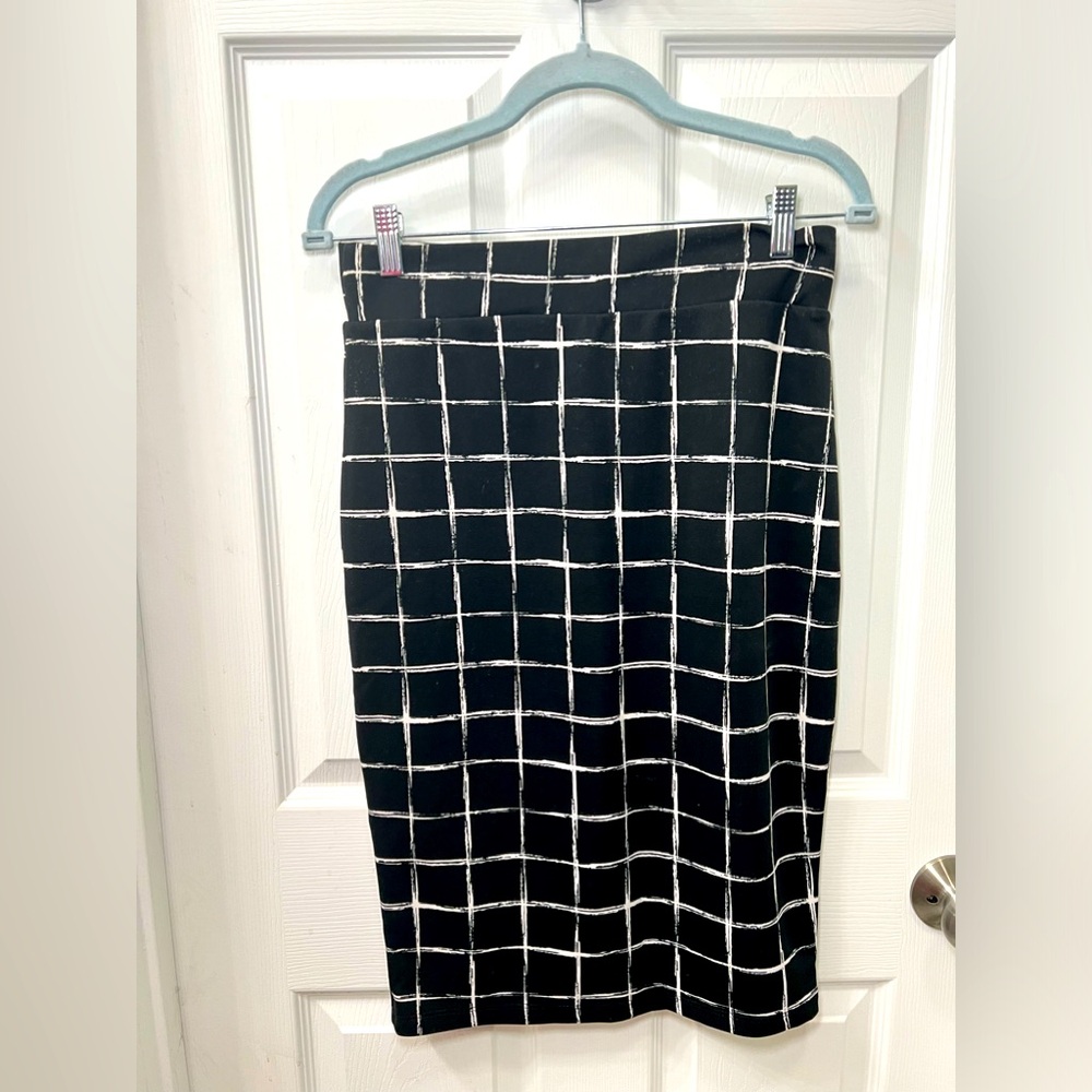 Black and White Checkered Pencil Skirt Size M